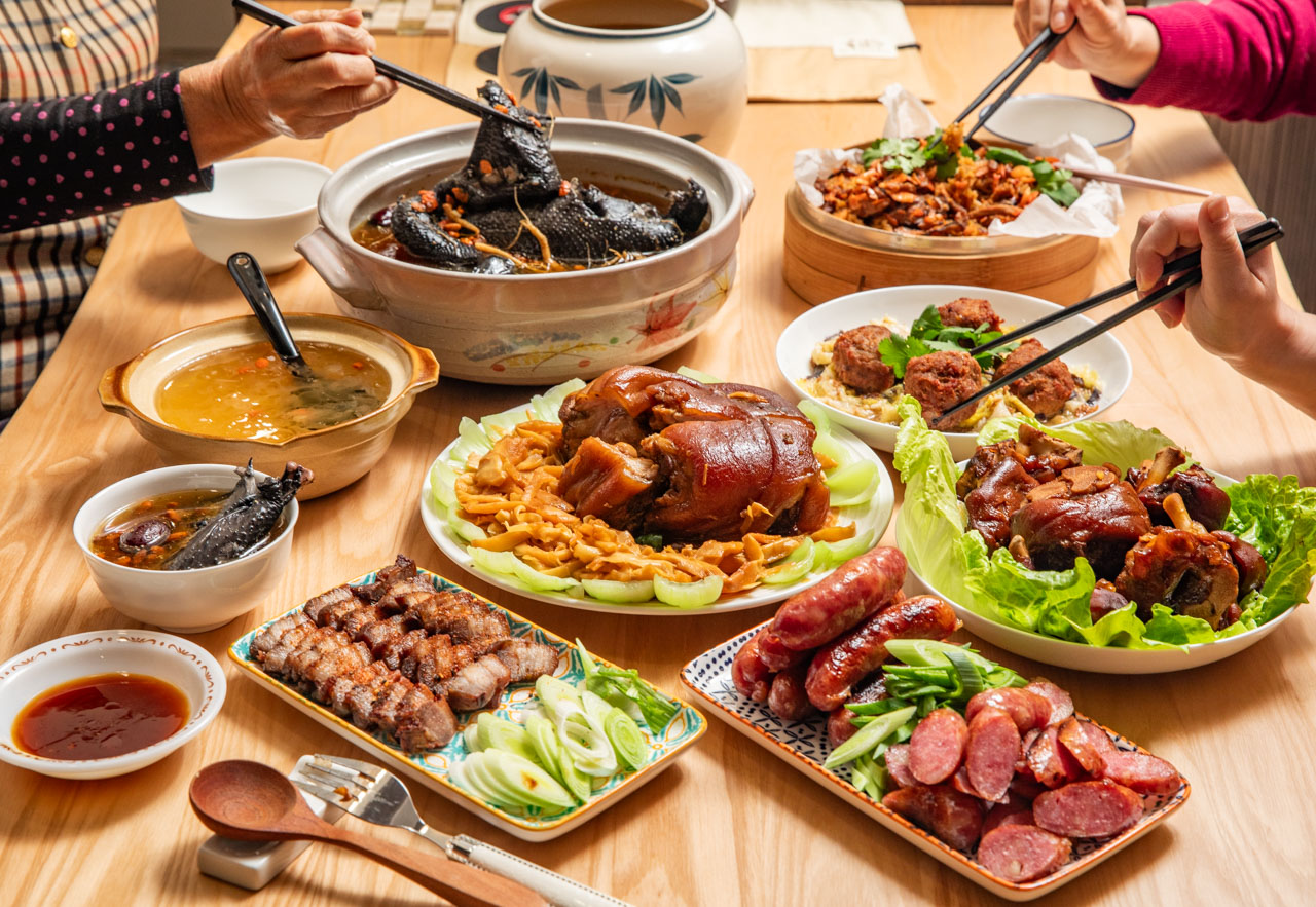 網站近期文章：鬍鬚張2026馬躍迎新富滿堂年菜組｜超狂大份量九道年菜免$5000！料理簡單零廚藝也能變出一桌年菜