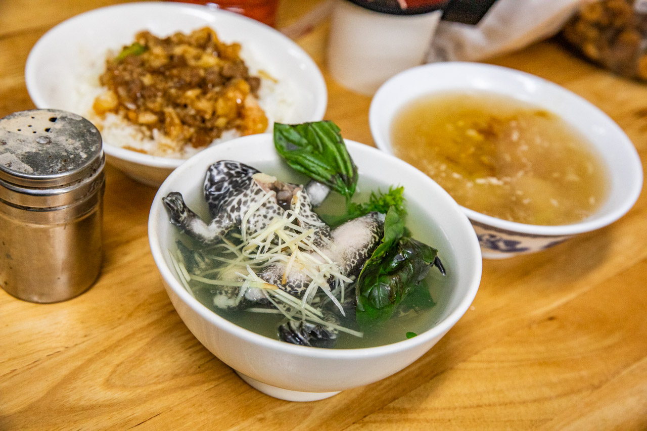 北港美食,北港宵夜,一郎土魠魚羹 招牌青蛙湯 豬腳飯