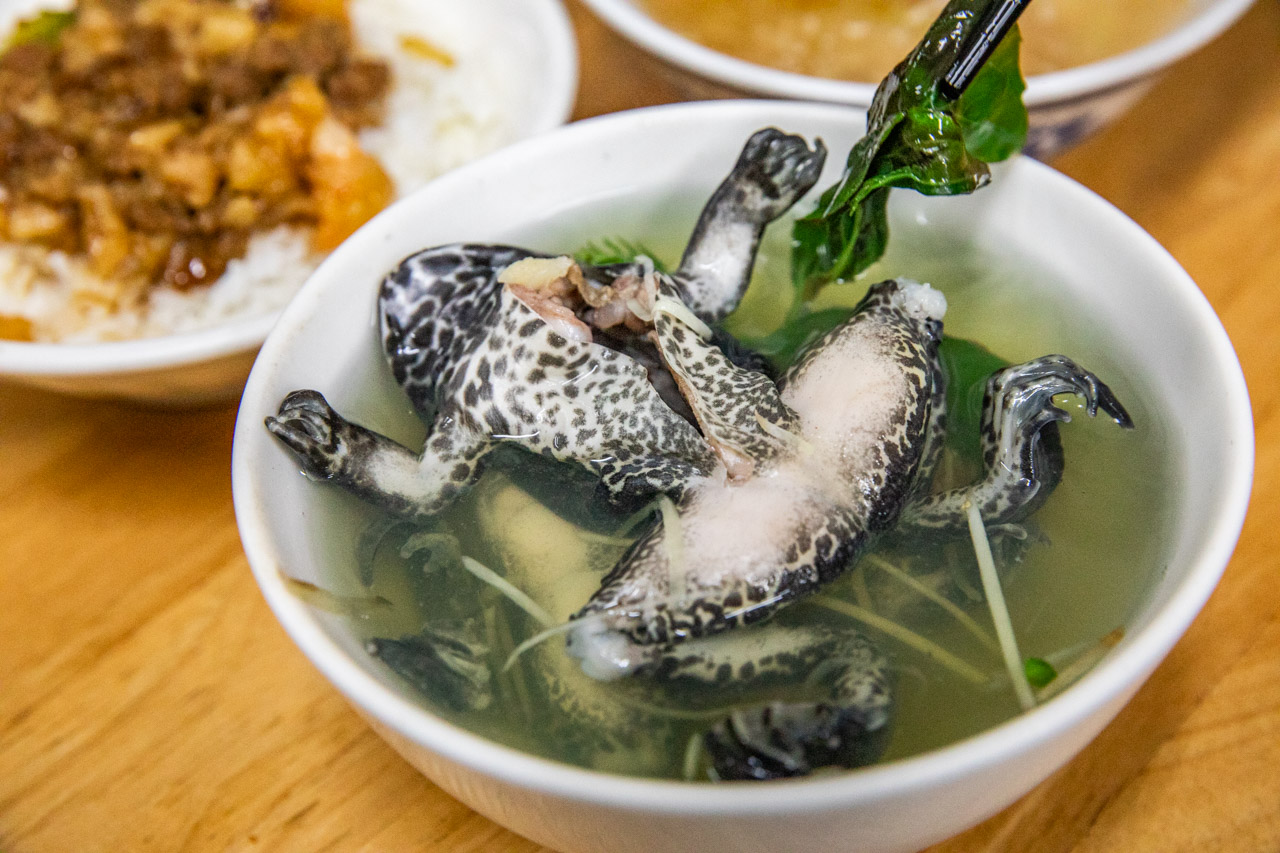 北港美食,北港宵夜,一郎土魠魚羹 招牌青蛙湯 豬腳飯
