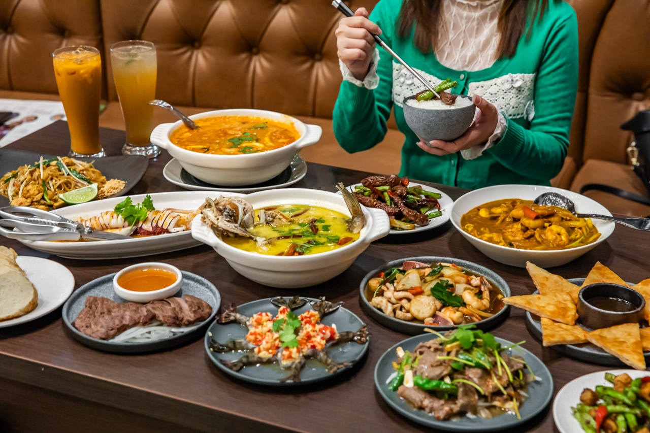 網站近期文章：泰鼎THA DING創意泰式料理｜一走進來就像在渡假！渡假風環境超放鬆，料理有質感、上菜有驚喜，還能吃到獨創菜色超有記憶點