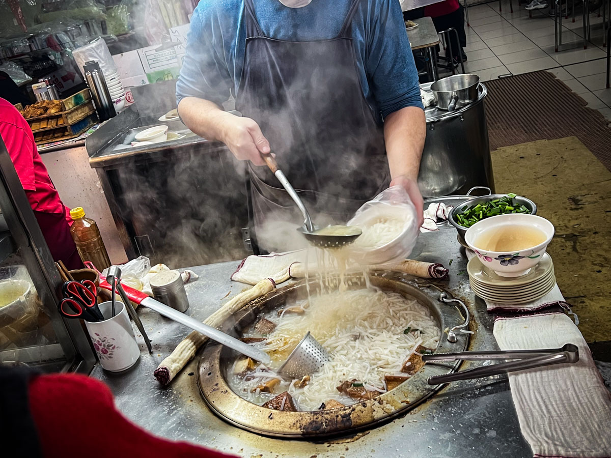 桃園美食,桃園南門市場美食,桃園南門市場米粉湯