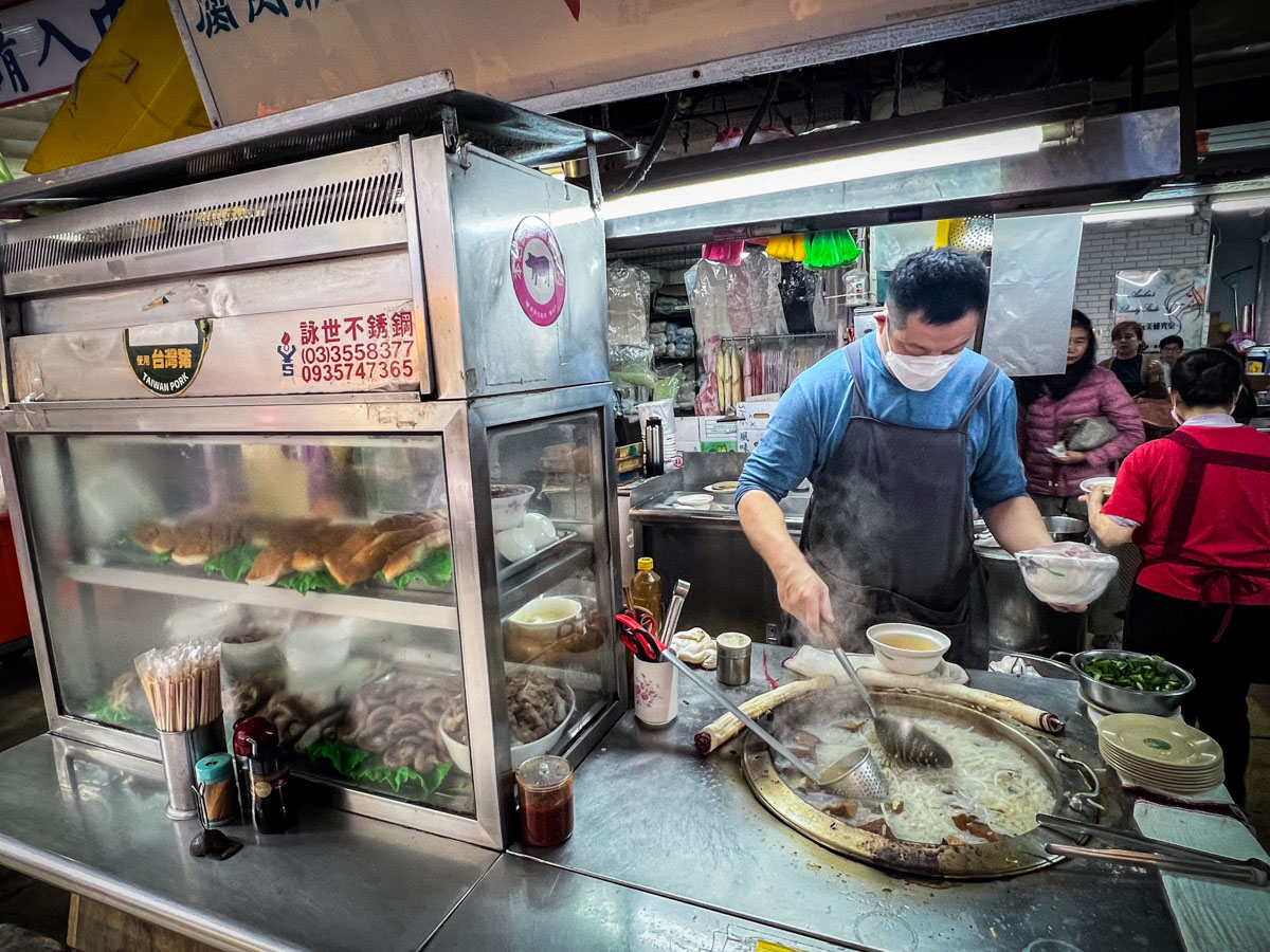 桃園美食,桃園南門市場美食,桃園南門市場米粉湯