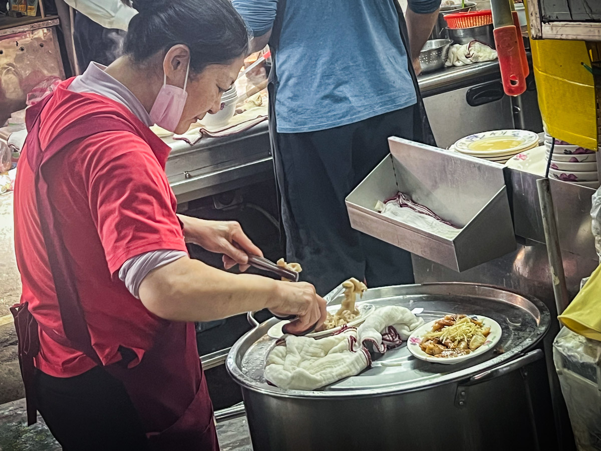 桃園美食,桃園南門市場美食,桃園南門市場米粉湯
