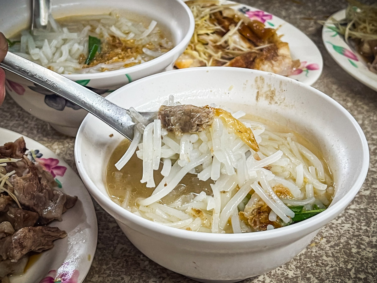 桃園美食,桃園南門市場美食,桃園南門市場米粉湯