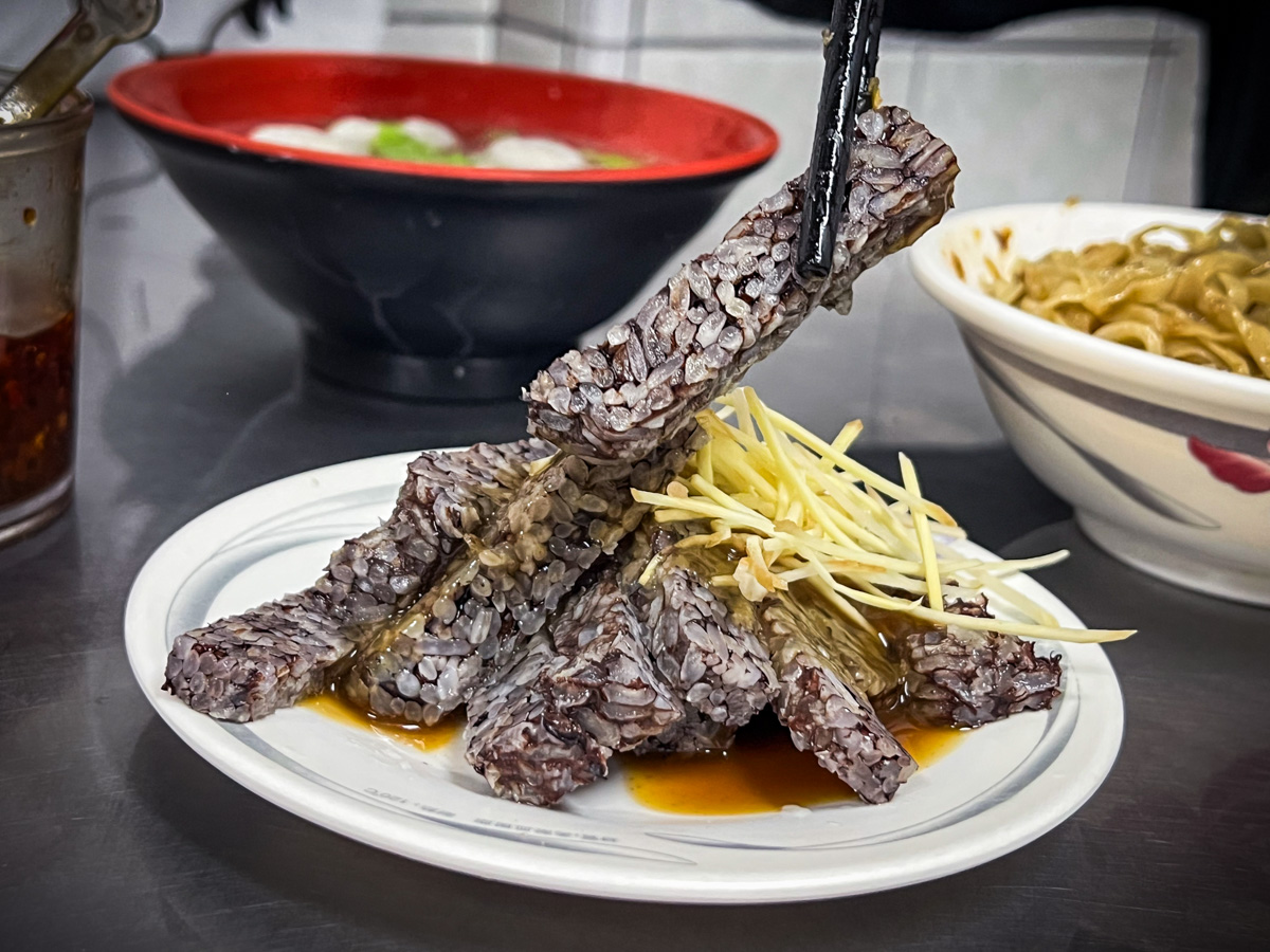 六合夜市美食,老店麵鹽水意麵,高雄美食