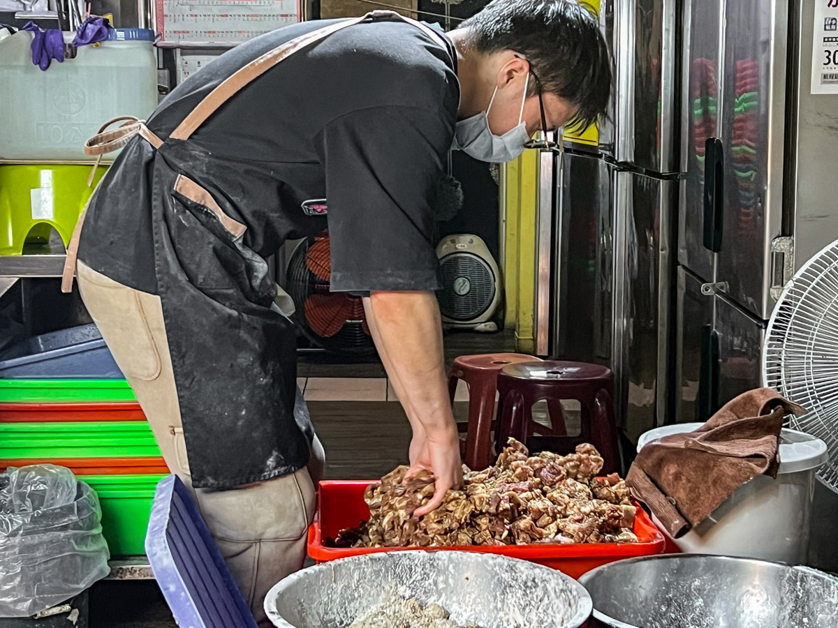 桃園夜市美食,桃園排骨酥,吳記排骨酥