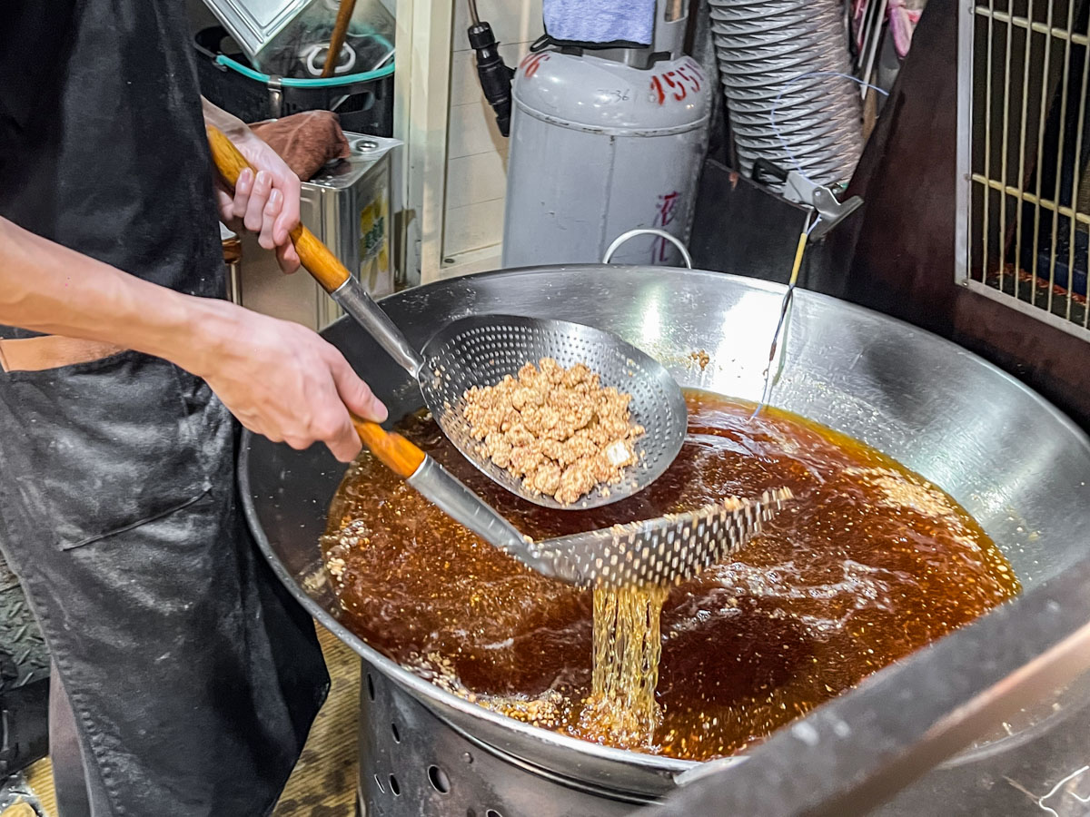 桃園夜市美食,桃園排骨酥,吳記排骨酥