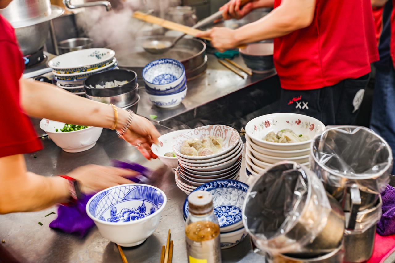 高雄美食,高雄小吃, 名家手工潮州餛飩麵 高雄美食,高雄小吃, 名家手工潮州餛飩麵
