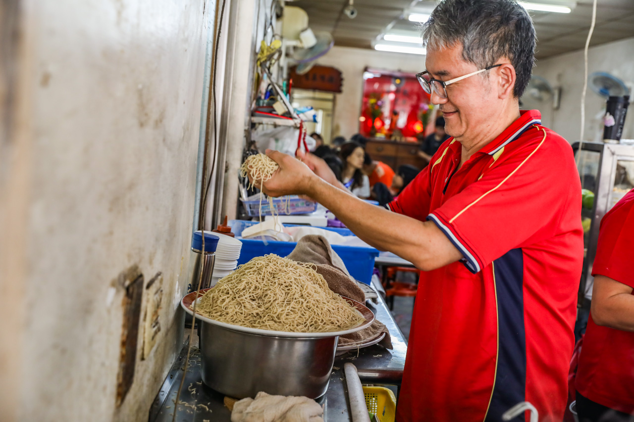 高雄美食,高雄小吃, 名家手工潮州餛飩麵