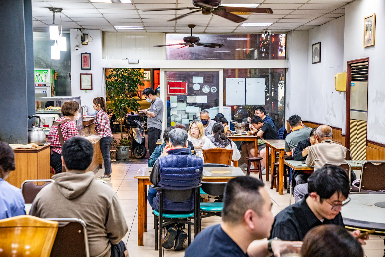 中壢美食,中壢酸白菜鍋,一畝田拉麵水餃