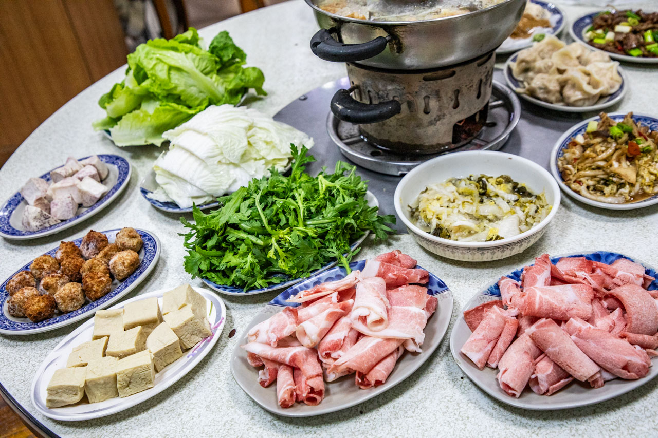 中壢美食,中壢酸白菜鍋,一畝田拉麵水餃