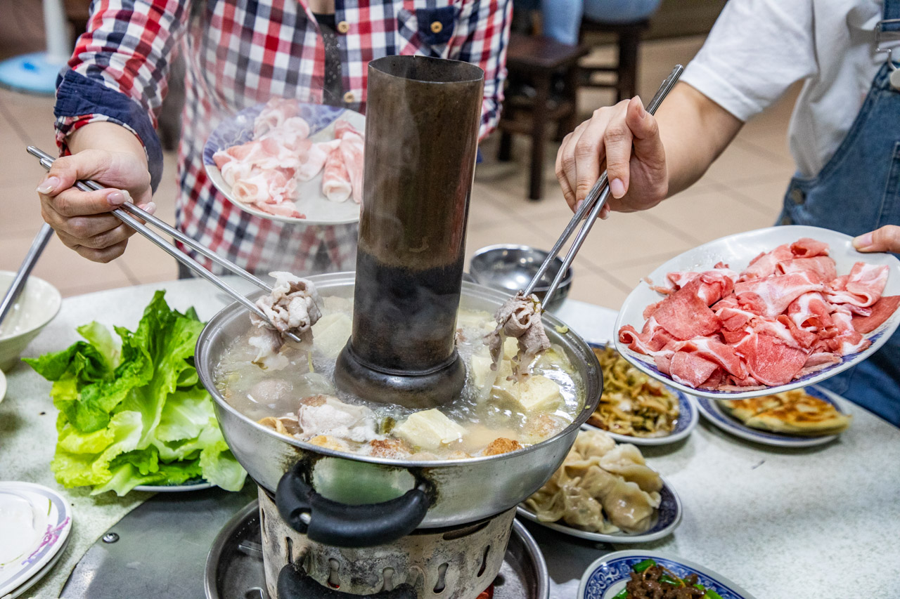 中壢美食,中壢酸白菜鍋,一畝田拉麵水餃