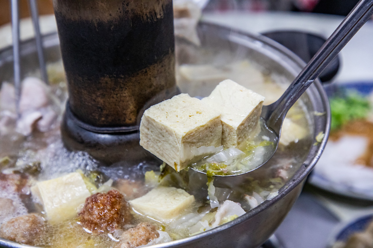 中壢美食,中壢酸白菜鍋,一畝田拉麵水餃