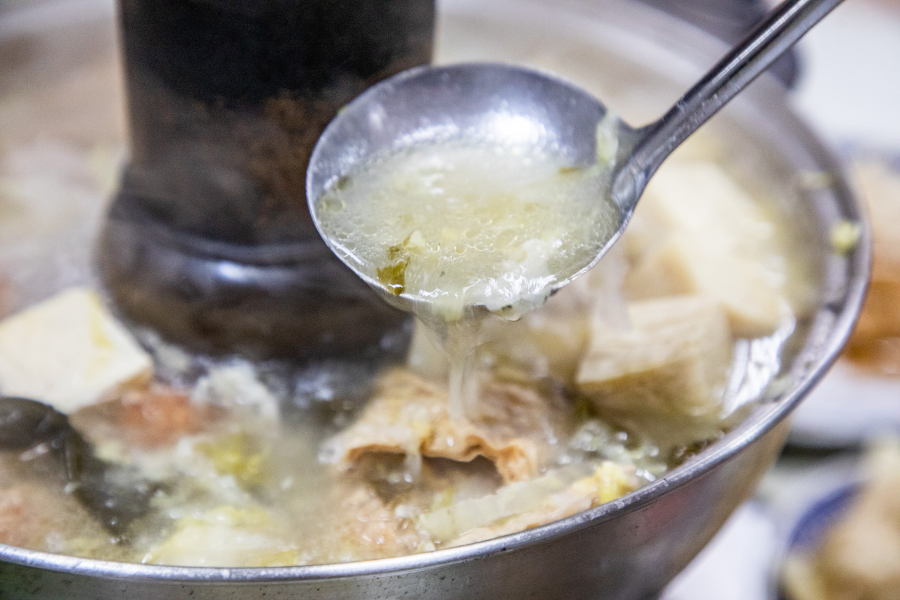 中壢美食,中壢酸白菜鍋,一畝田拉麵水餃