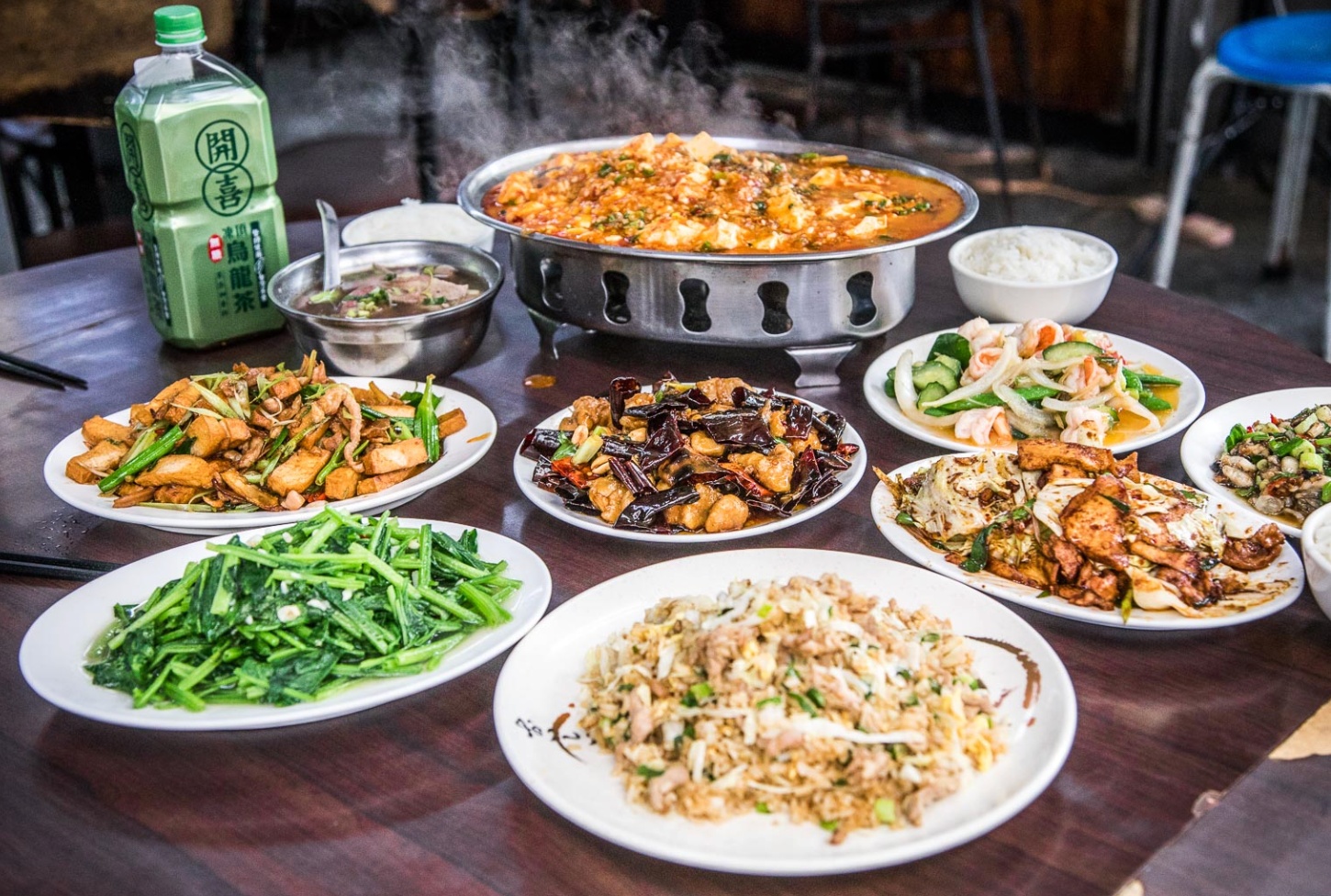 網站近期文章：香而廉小館｜CP值已經不足以形容，像吃桌菜一樣吃快炒！在地人激推的超狂快炒店