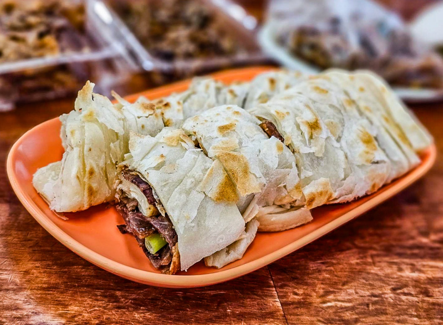 網站近期文章：璽子牛肉麵香山店｜在地人都超愛的現做乾烙斤餅，酥香斤餅捲上超多滷牛肉，清燉牛肉麵也必點