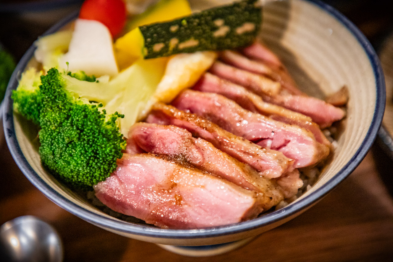 新竹美食,新竹丼飯,硬派主廚的軟嫩料理-東門市場