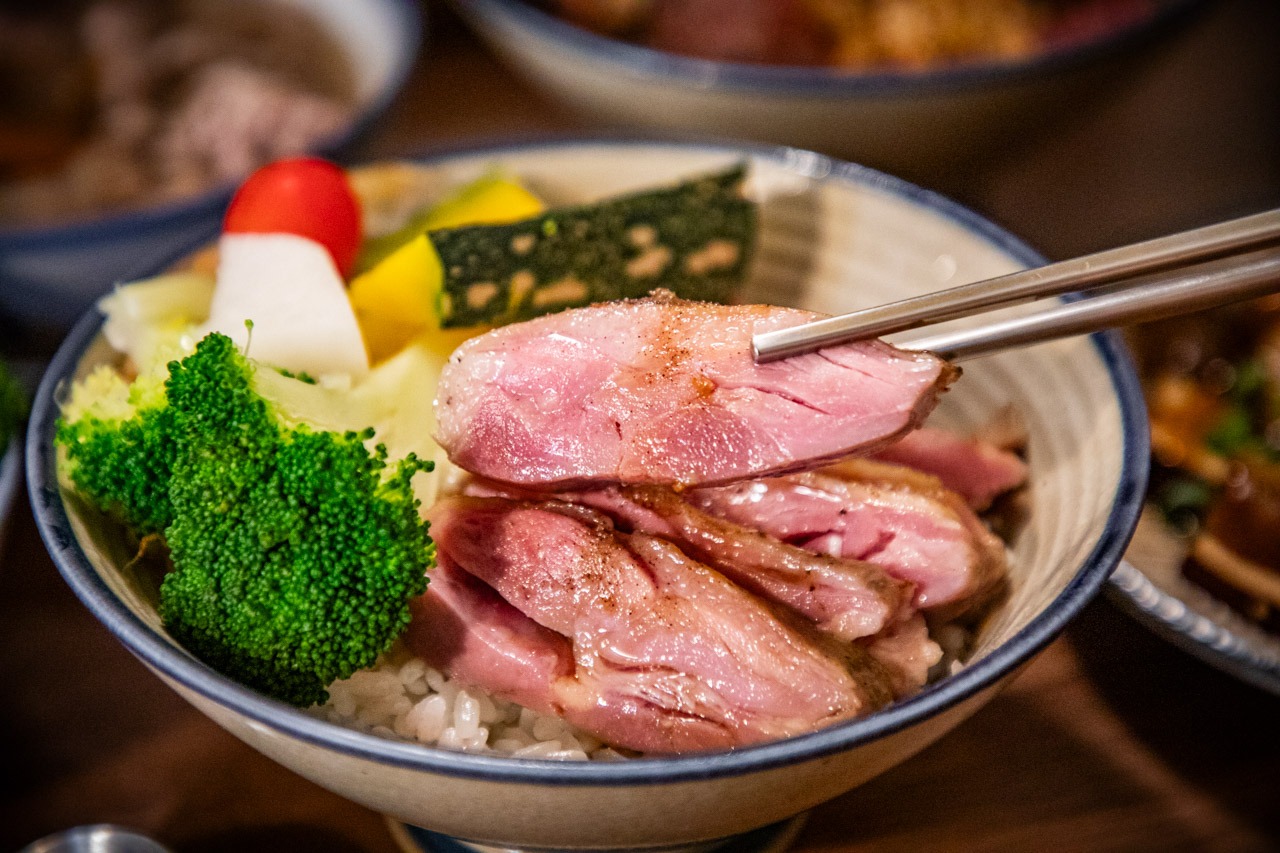 新竹美食,新竹丼飯,硬派主廚的軟嫩料理-東門市場
