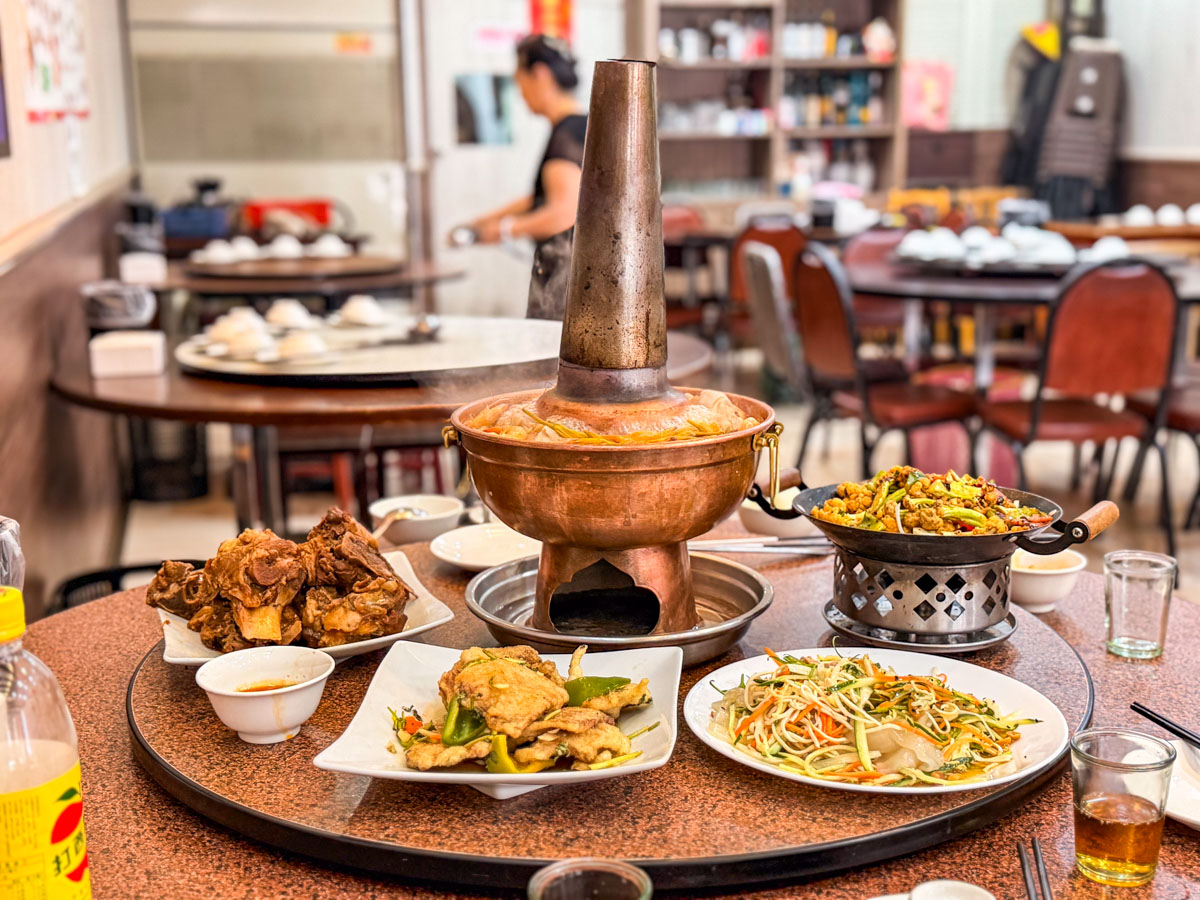 網站近期文章：金稻子餐廳｜超強酸菜白肉鍋！天然發酵酸白菜，湯頭清甜吃一次就回不去了
