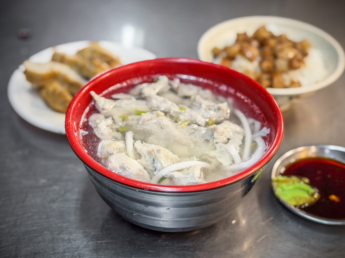 高雄美食,高雄小吃,大溝頂虱目魚米粉湯 高雄美食,高雄小吃,大溝頂虱目魚米粉湯