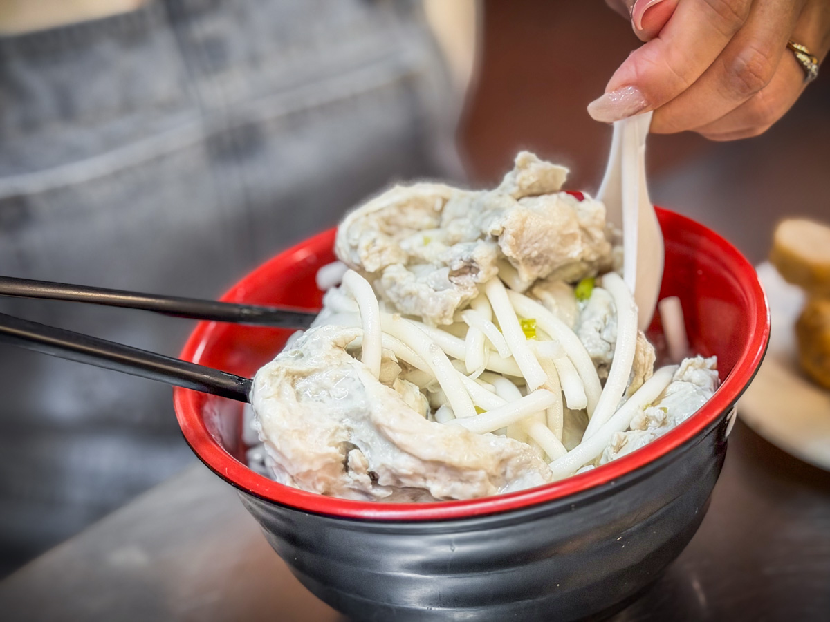 高雄美食,高雄小吃,大溝頂虱目魚米粉湯 高雄美食,高雄小吃,大溝頂虱目魚米粉湯