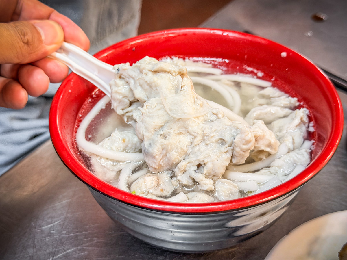 高雄美食,高雄小吃,大溝頂虱目魚米粉湯