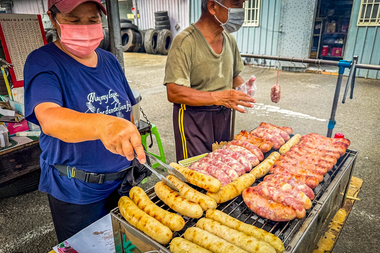 大溪美食,大溪幸福小站現烤蜜汁香腸